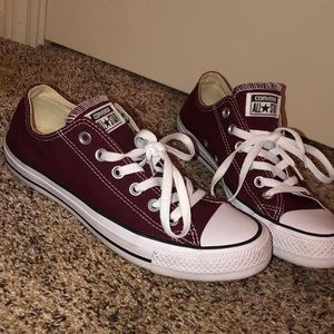 Maroon/Burgundy Low Top Converse